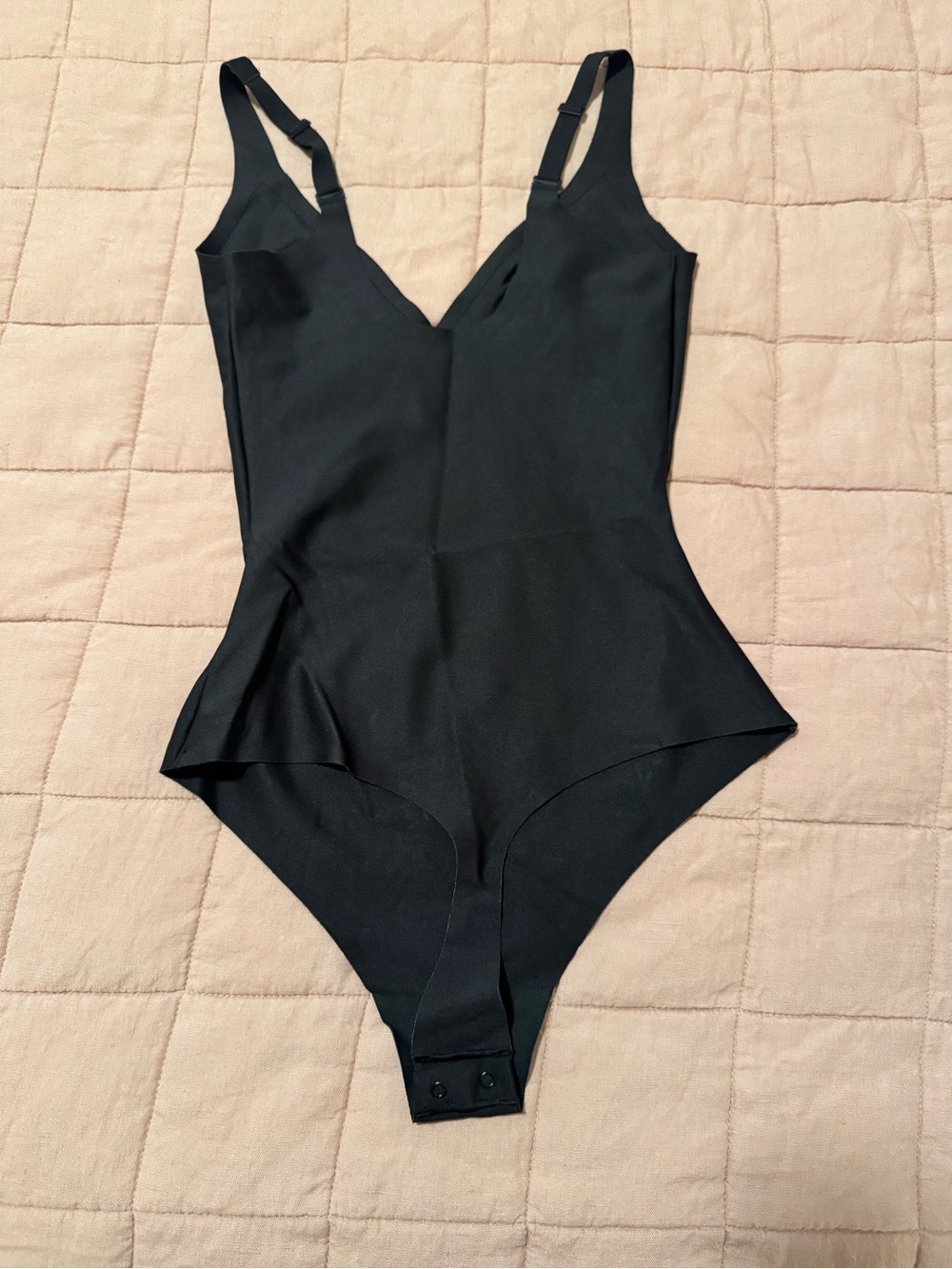 SKIMS Body Unlined Plunge Thong Bodysuit - Picture 2 of 3